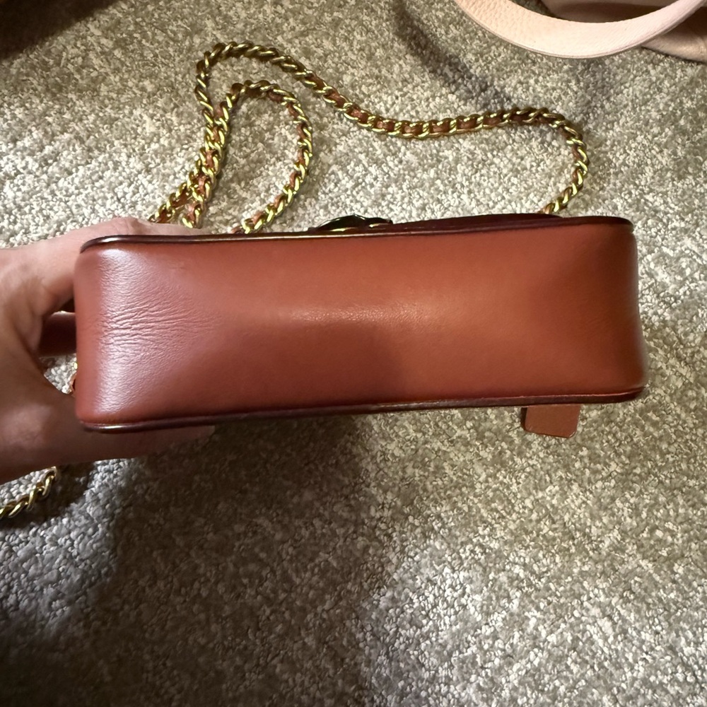 Coach Madison - image 2